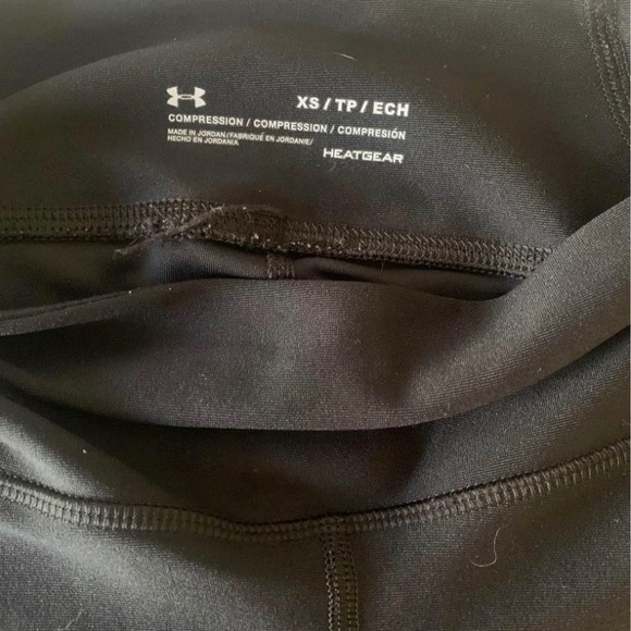 Under armor workout pants capris in black - Picture 2 of 2